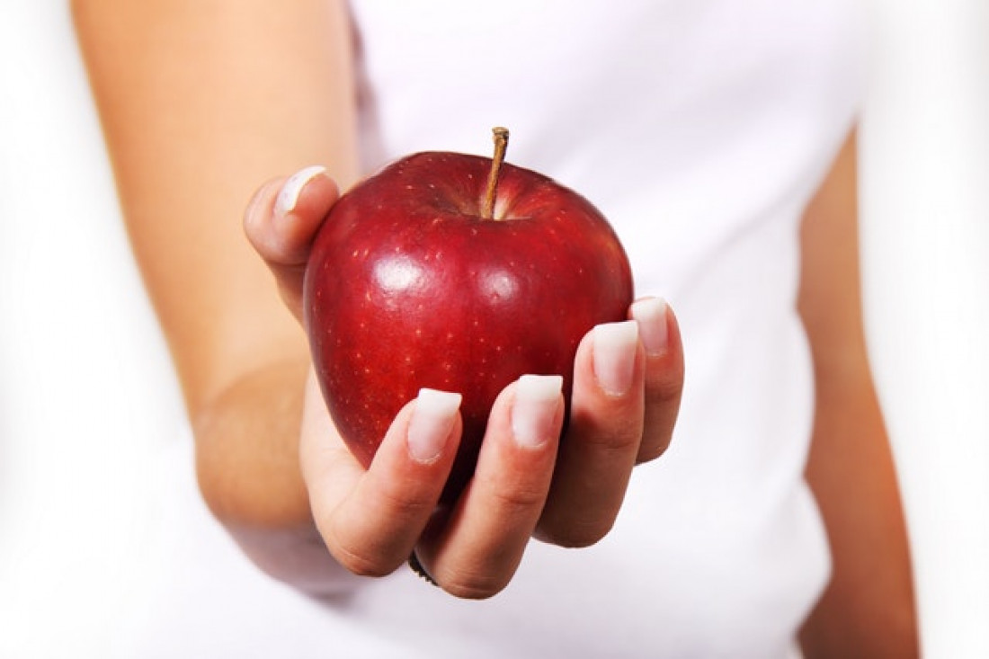 apple-diet-female-food-42068.jpeg