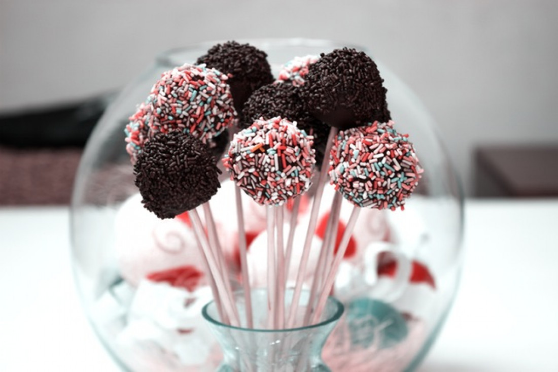 cake-pops-candies-chocolate-food-37537.jpeg